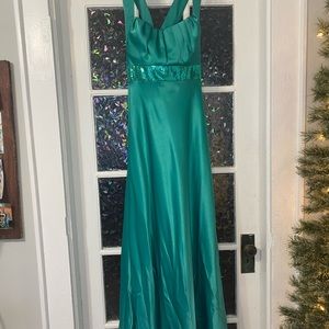 Size 12 Calvin Klein prom dress, altered to be floor length in flats at 5’6”